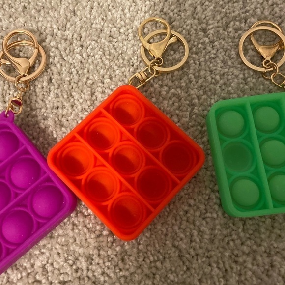 SET of 3 Pop Its - Picture 8 of 8